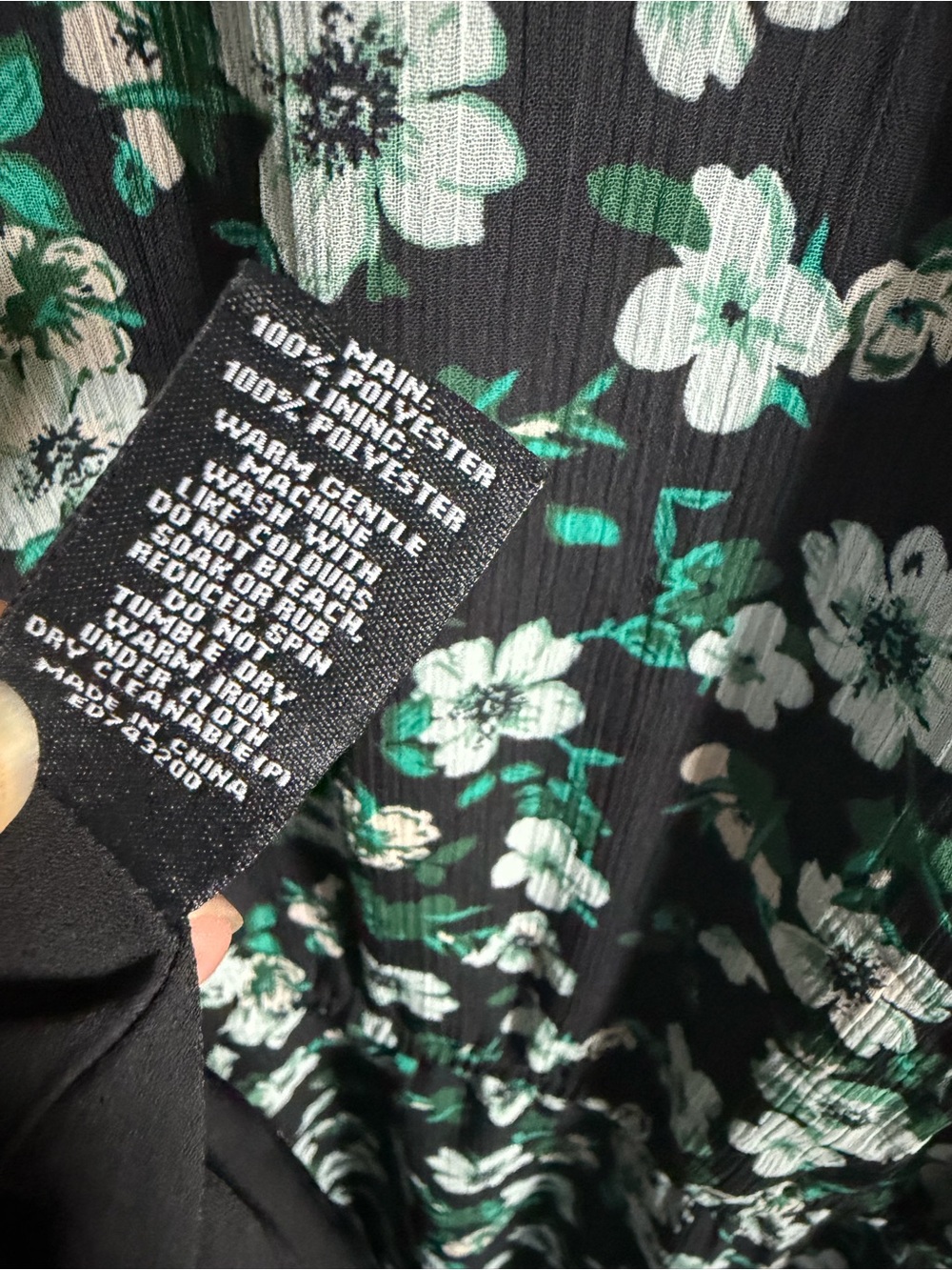 Estelle Floral Tie-Neck Midi Dress in Black and Green 2X New - Picture 4 of 8